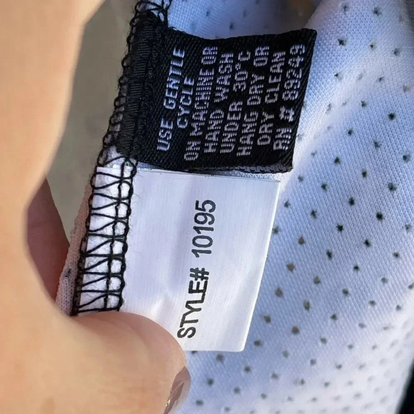 Lynn Ritchie silver pullover top size medium - Picture 8 of 10